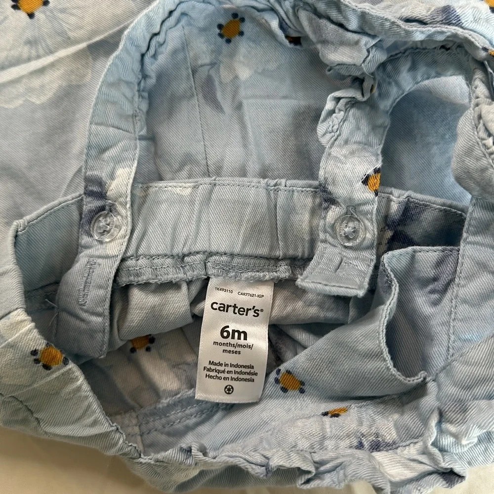 Carter’s Bundle of 2 baby girl size 6 month rompers. Both are in GREAT CONDITION